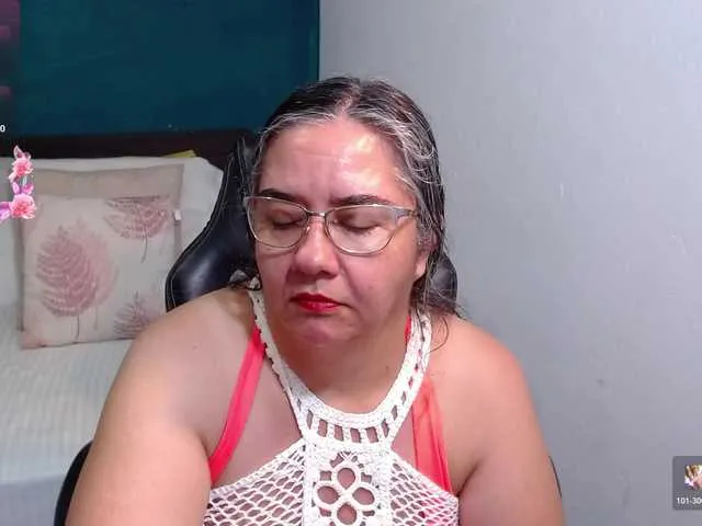 Live sex webcam photo for scarlett-dubois #292104847