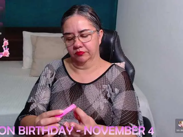 Live sex webcam photo for scarlett-dubois #292146167