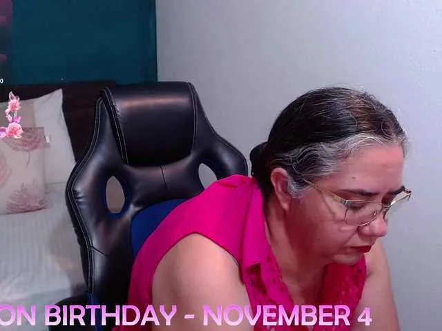 Live sex webcam photo for scarlett-dubois #292172401