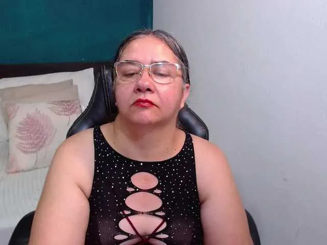 Live sex webcam photo for scarlett-dubois #292286507