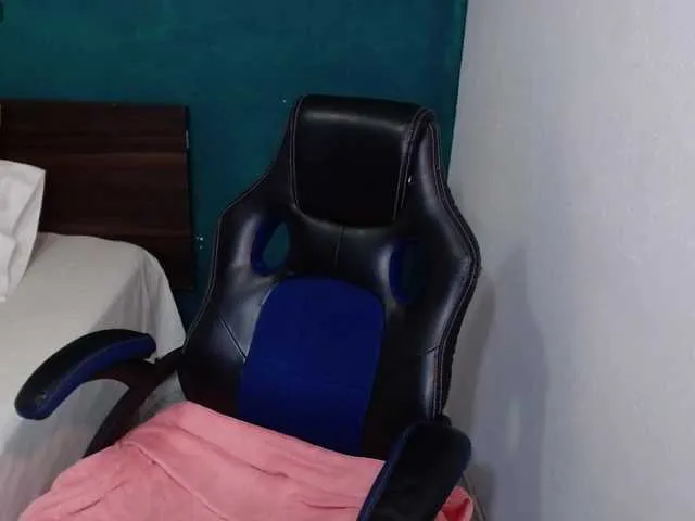 Live sex webcam photo for scarlett-dubois #292321396