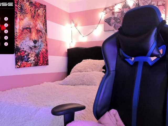 Live sex webcam photo for scarlett-taylor #275522268