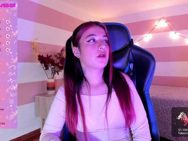 Live sex webcam photo for scarlett-taylor #275776979