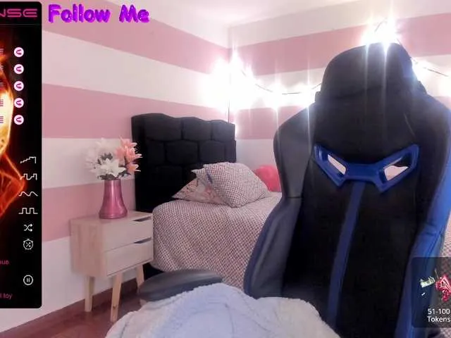 Live sex webcam photo for scarlett-taylor #275972103