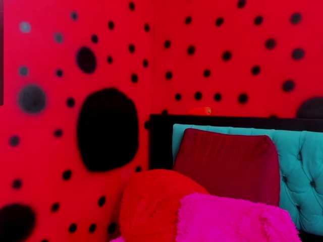 Live sex webcam photo for scarlett40 #289042998