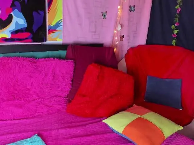 Live sex webcam photo for scarlett40 #290845338