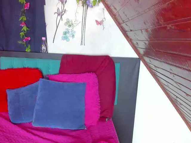 Live sex webcam photo for scarlett40 #290902544