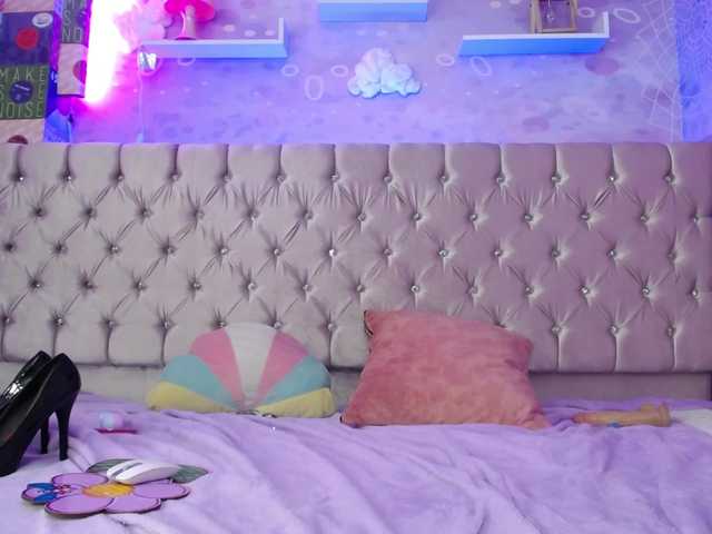 Live sex webcam photo for scarlettxxx1 #272186778