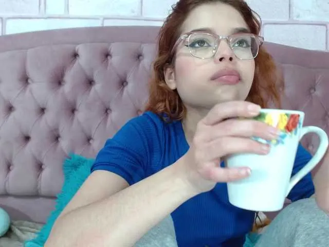 Live sex webcam photo for scarlettxxx1 #274034748