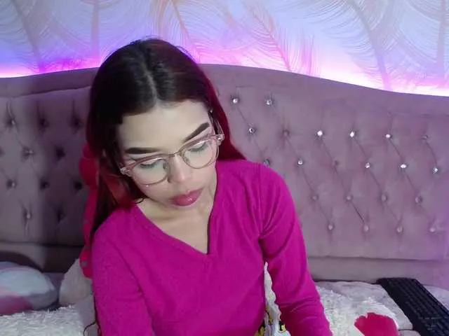 Live sex webcam photo for scarlettxxx1 #274240888