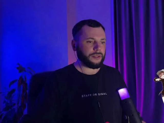 Live sex webcam photo for secretking #292232080