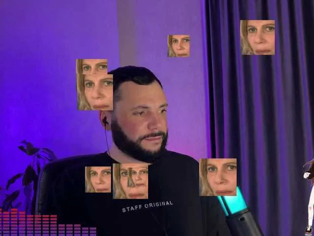 Live sex webcam photo for secretking #292279055