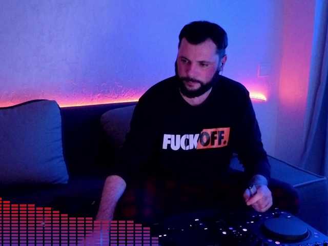 Live sex webcam photo for secretking #292332374