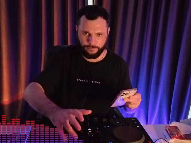 Live sex webcam photo for secretking #292374658