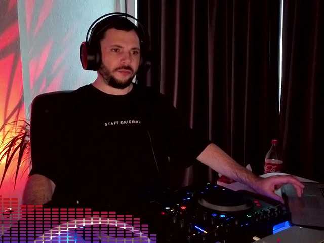 Live sex webcam photo for secretking #292427927