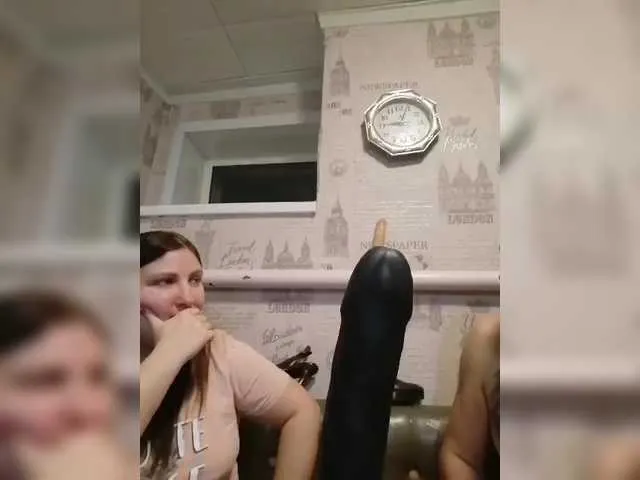 Live sex webcam photo for seksiparaa #292986320