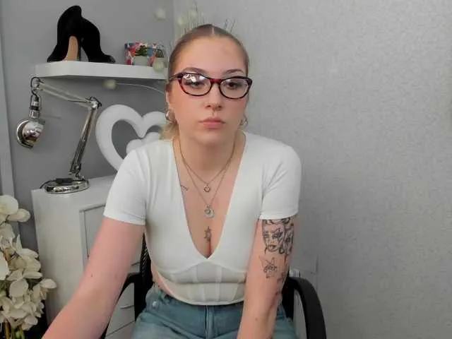 Live sex webcam photo for selenaxLOVE #290473008