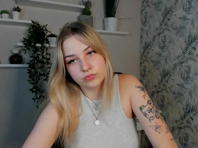 Live sex webcam photo for selenaxLOVE #290607378