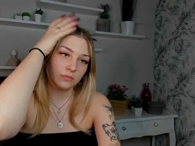 Live sex webcam photo for selenaxLOVE #290623262