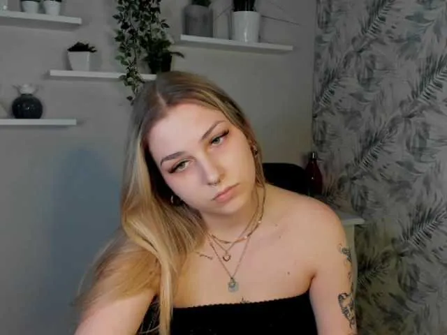 Live sex webcam photo for selenaxLOVE #290656359