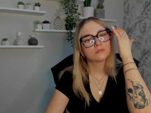 Live sex webcam photo for selenaxLOVE #290751453