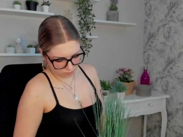 Live sex webcam photo for selenaxLOVE #290758984