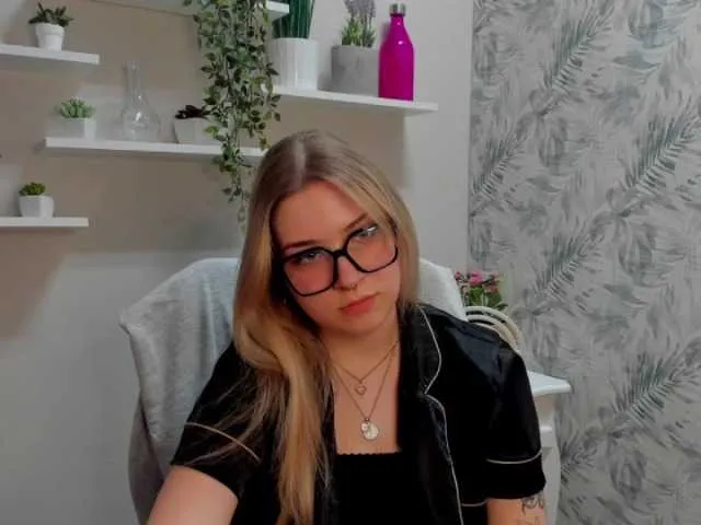 Live sex webcam photo for selenaxLOVE #290772058