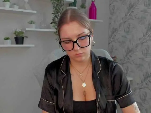 Live sex webcam photo for selenaxLOVE #290812784
