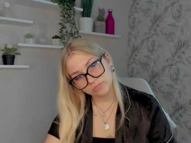 Live sex webcam photo for selenaxLOVE #290900998