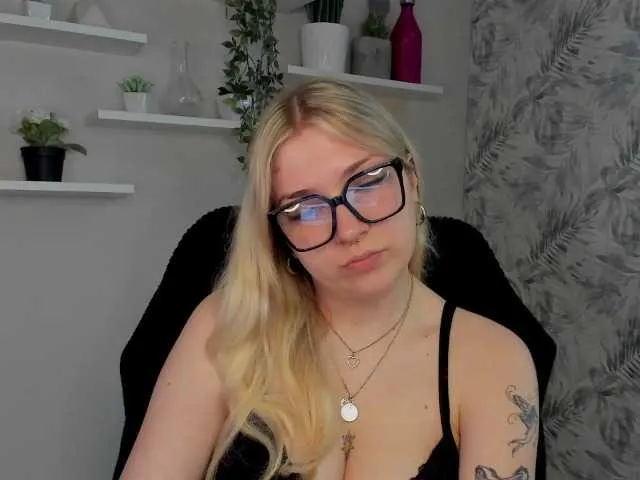 Live sex webcam photo for selenaxLOVE #290982750