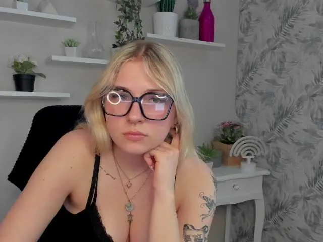 Live sex webcam photo for selenaxLOVE #290984204