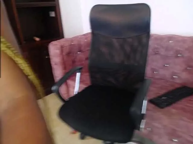 Live sex webcam photo for selenayou #272808947