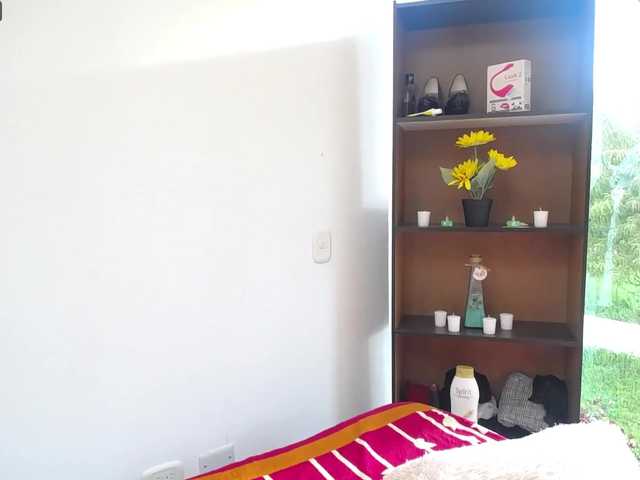Live sex webcam photo for selenee-11 #274624898