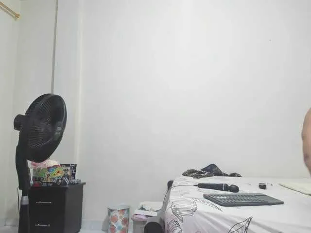 Live sex webcam photo for sexadiction-1 #291205871