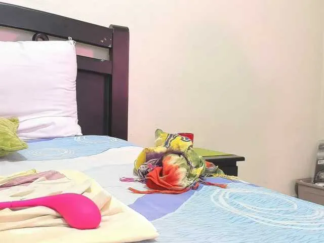 Live sex webcam photo for sexadiction-1 #291650202