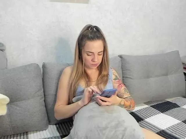 Live sex webcam photo for sexkisa777 #276906891