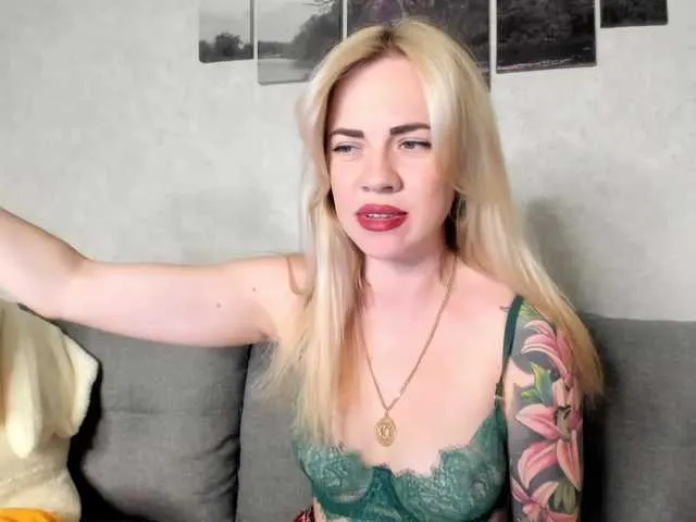 Live sex webcam photo for sexkisa777 #291564394