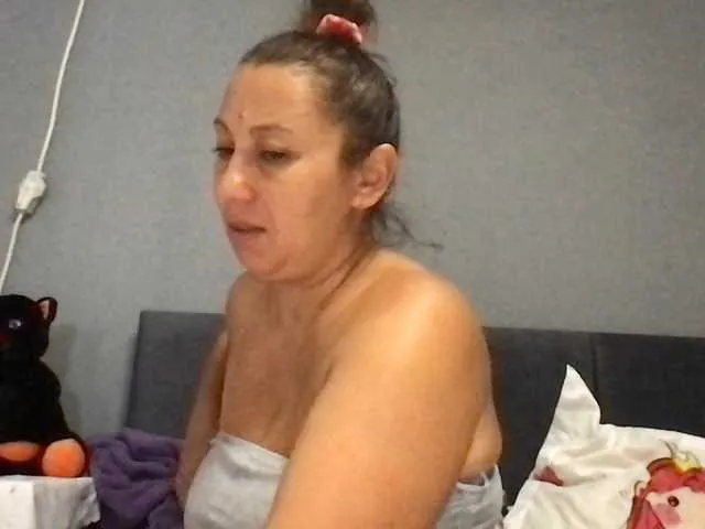 Live sex webcam photo for sexmari39 #291639701