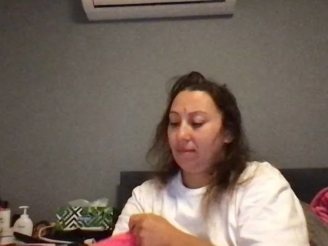 Live sex webcam photo for sexmari39 #291965416