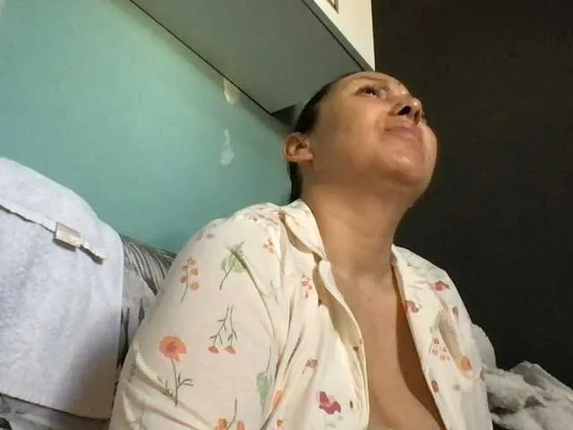 Live sex webcam photo for sexmari39 #293347829