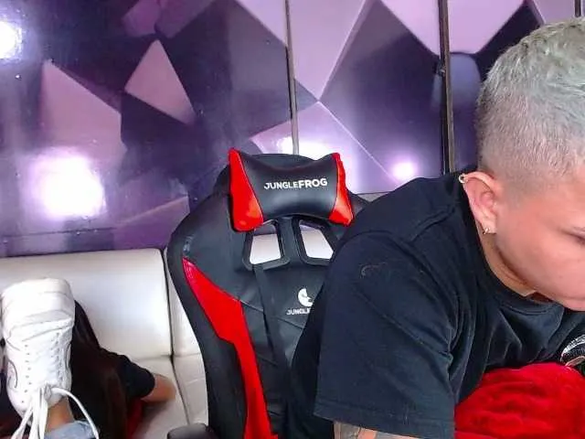 Live sex webcam photo for sexsection202 #272350560