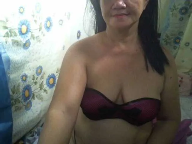 Live sex webcam photo for sexxyicee69 #273670630