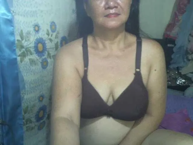 Live sex webcam photo for sexxyicee69 #273979153