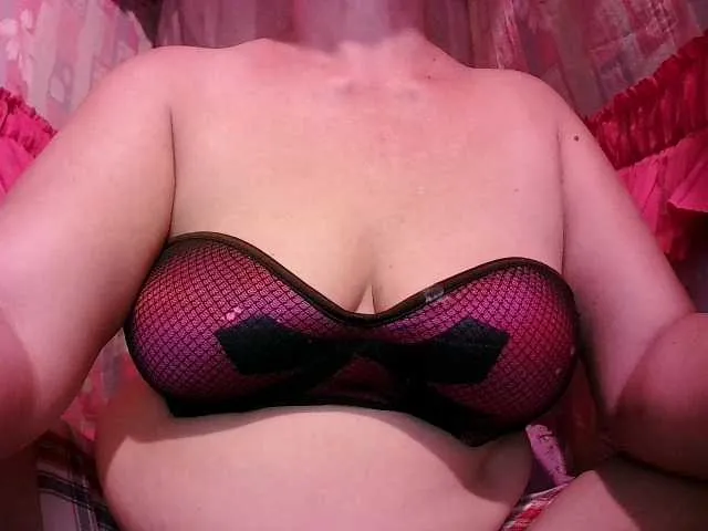 Live sex webcam photo for sexxyicee69 #276831077