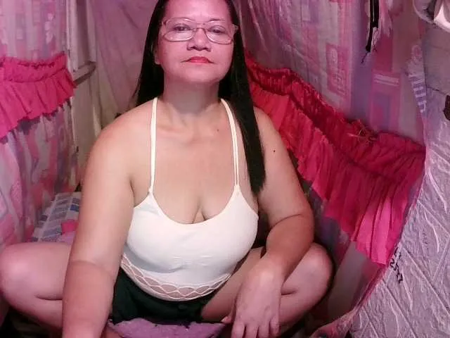 Live sex webcam photo for sexxyicee69 #277228783