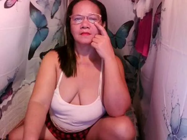Live sex webcam photo for sexxyicee69 #278062259