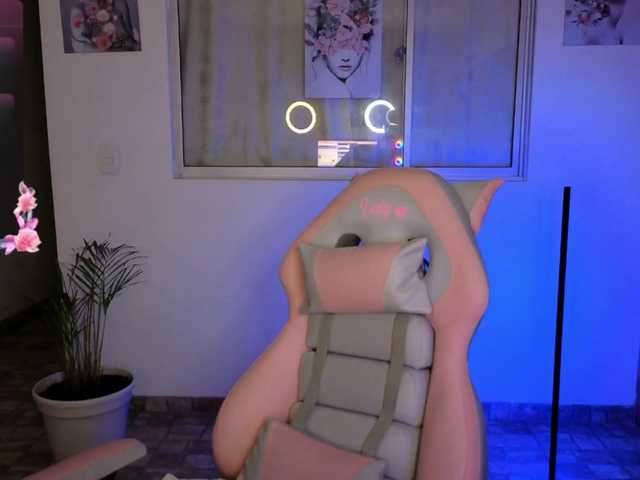 Live sex webcam photo for sexxyladyy #290713203