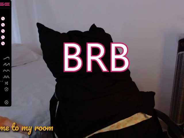 Live sex webcam photo for sexy-Cloe #275305965