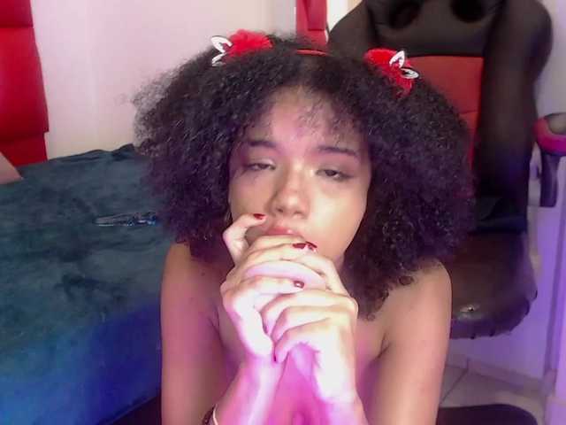 Live sex webcam photo for sexy-alanaa #277523849