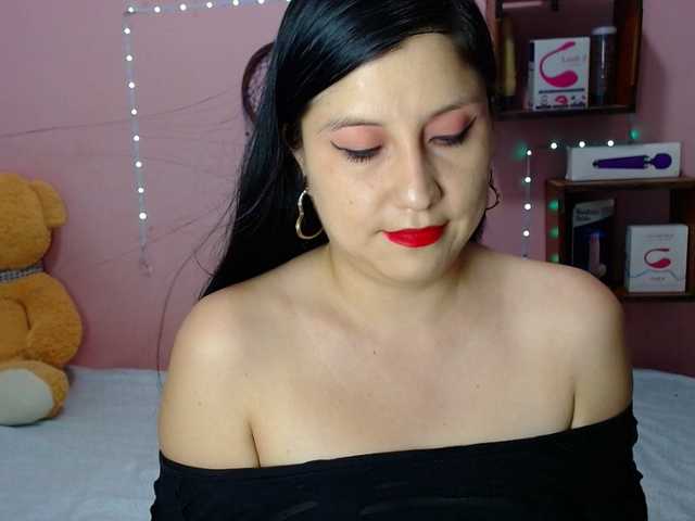 Live sex webcam photo for sexy-annie #291401957